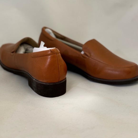 NWOT - Trotters Monarch Loafer - Women’s size 10 - Picture 2 of 5